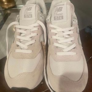 New Balance 574 women size 9